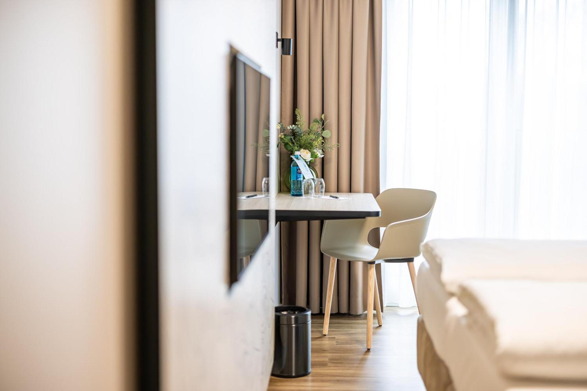 Отель Platzhirsch Living Кельстербах Экстерьер фото